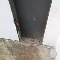 Conexión para equipotencialidad de la red de tierra con la estructura