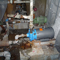 Instalación electromecánica de bombas nuevas.